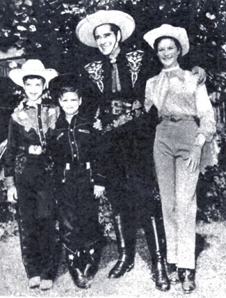 The Cisco Kid, Duncan Renaldo at home with his three children, Stephanie, Jeremy and Richard in January 1959. (Thanx to Terry Cutts.)